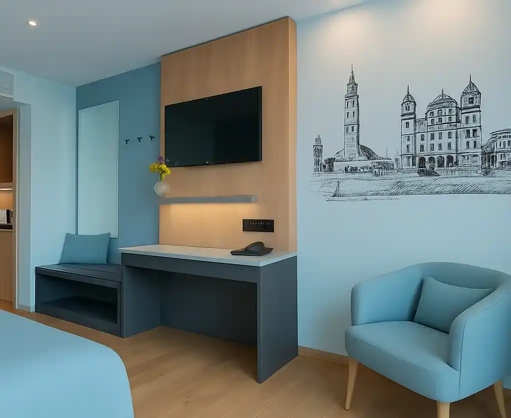 Hotels & Holiday Homes